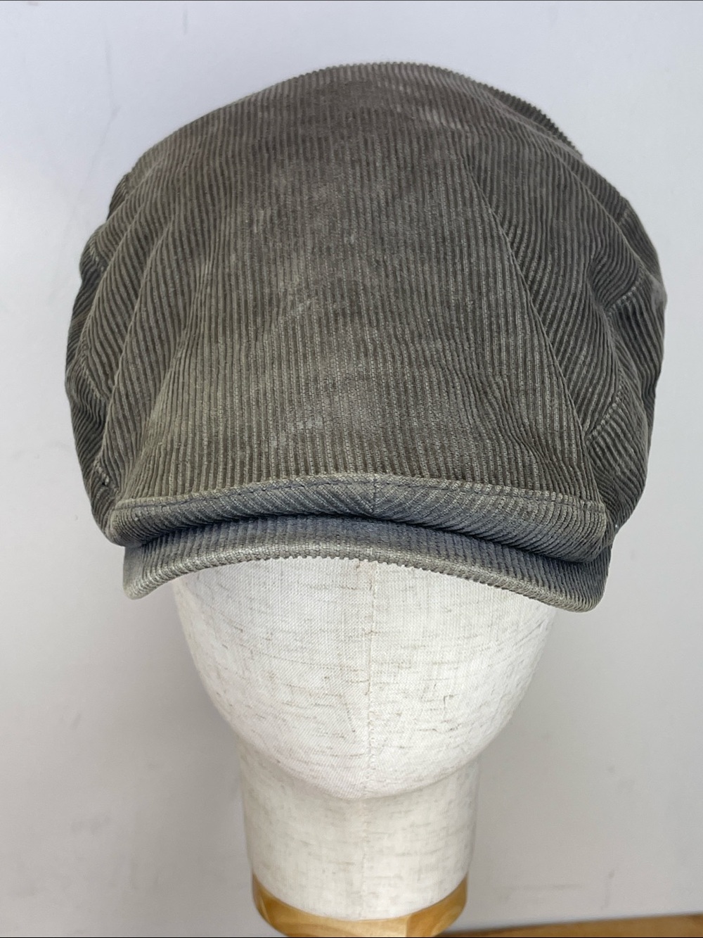 Corduroy Newsboy Cap in Gray